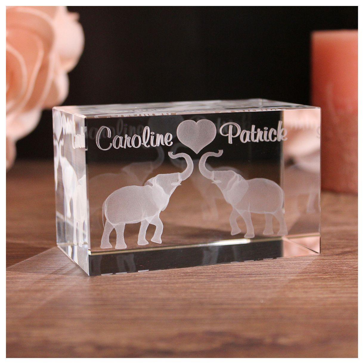 LoveGoals 3D Glaskristall Elefanten mit Herz und 2 Wunschnamen
