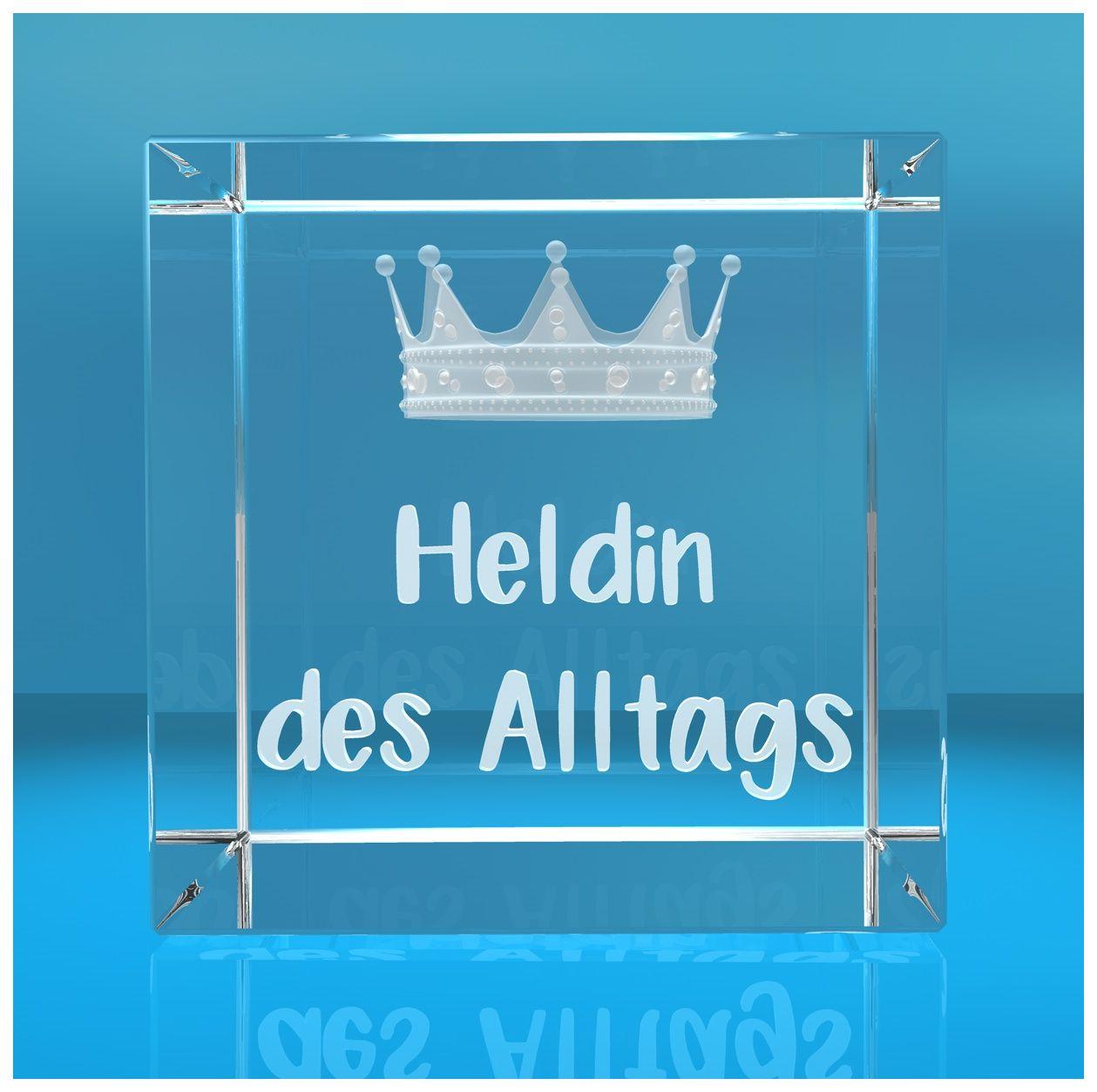 3D Glaswürfel Motiv: 3D Krone mit Text Heldin des Alltags 3D Glaswürfel Motiv: 3D Krone mit Text Heldin des Alltags