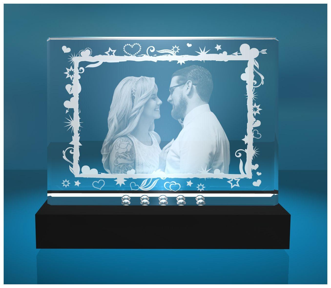 2D Glasfoto Fotoframe XL Motiv Rahmen aus Sternen und Herzen mit Deinem Wunschfoto - Leuchtsockel: inkl. LED Leuchtsockel 2D Glasfoto Fotoframe XL Motiv Rahmen aus Sternen und Herzen mit Deinem Wunschfoto - Leuchtsockel: inkl. LED Leuchtsockel