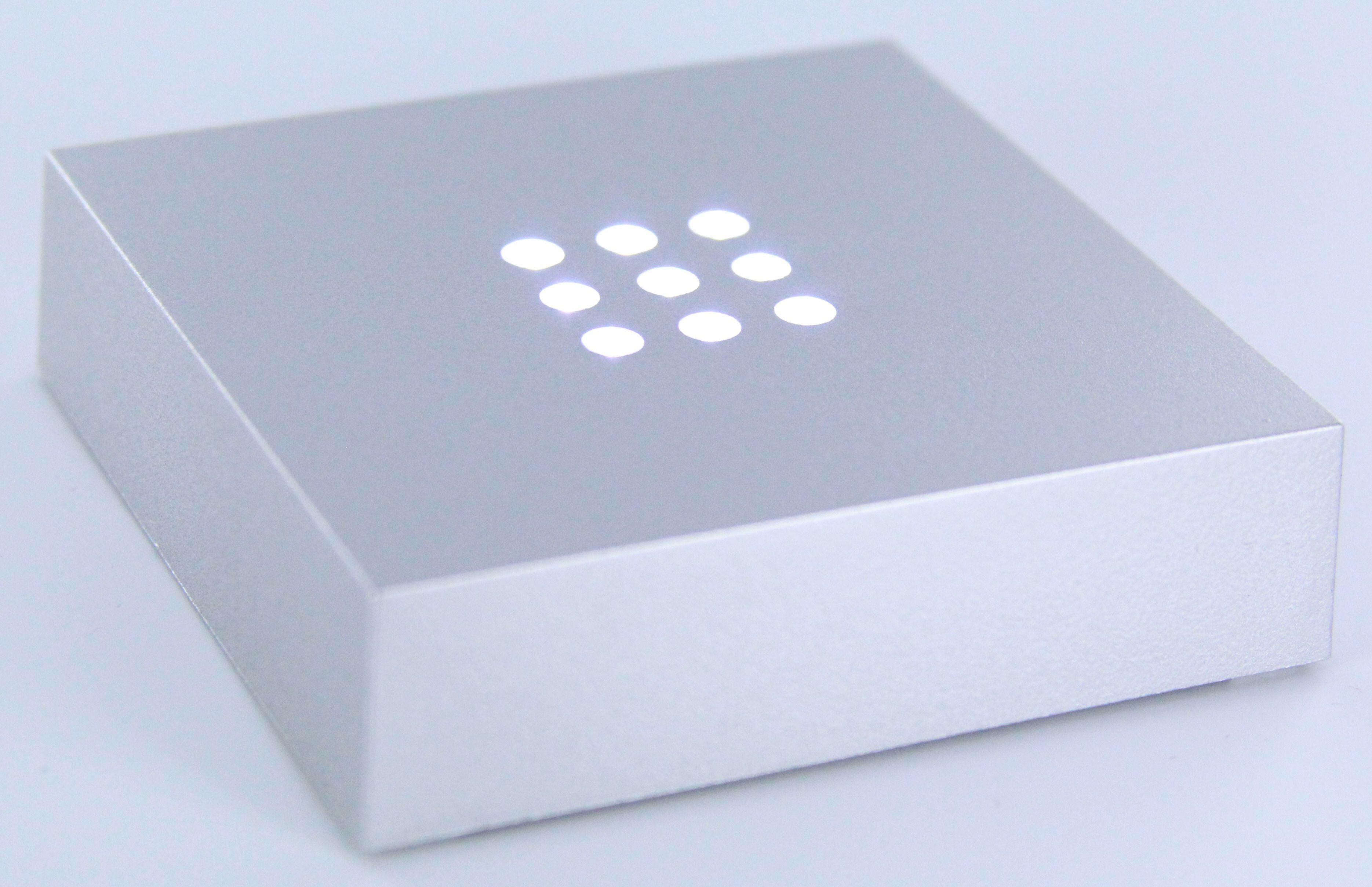 LED LEUCHTSOCKEL 12 weiße LED 100x100x20mm Farbe Silber LED LEUCHTSOCKEL 12 weiße LED 100x100x20mm Farbe Silber