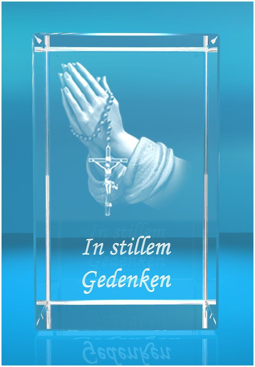 3D Glasquader Motiv: Betende Hände Text: In stillem Gedenken 3D Glasquader Motiv: Betende Hände Text: In stillem Gedenken